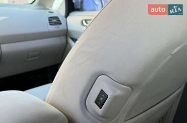 Хэтчбек Nissan Leaf 2012 в 