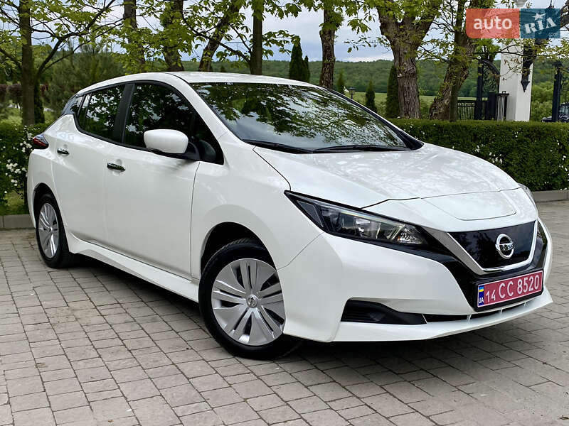 Хэтчбек Nissan Leaf 2021 в 