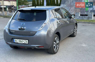 Хэтчбек Nissan Leaf 2014 в 