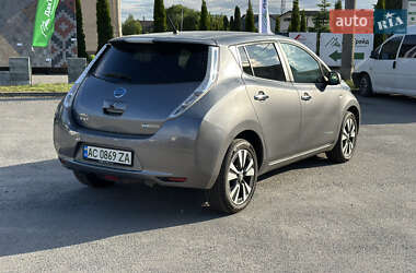 Хэтчбек Nissan Leaf 2014 в 