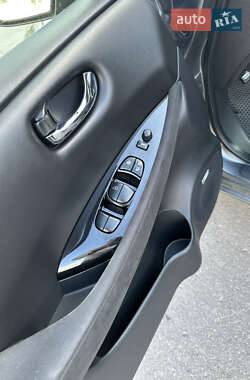 Хэтчбек Nissan Leaf 2014 в 
