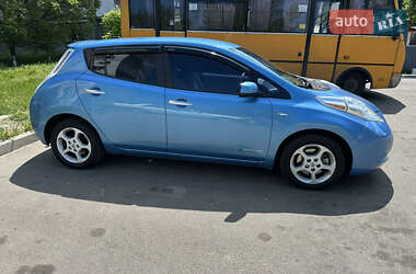 Хэтчбек Nissan Leaf 2014 в 