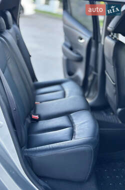 Хэтчбек Nissan Leaf 2013 в 
