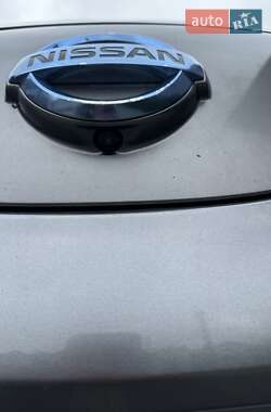 Хэтчбек Nissan Leaf 2013 в 
