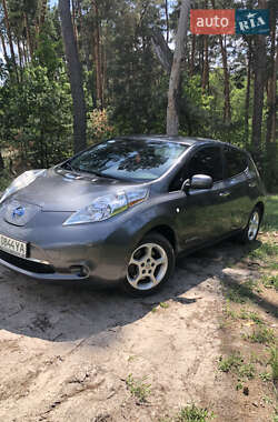 Хэтчбек Nissan Leaf 2015 в 