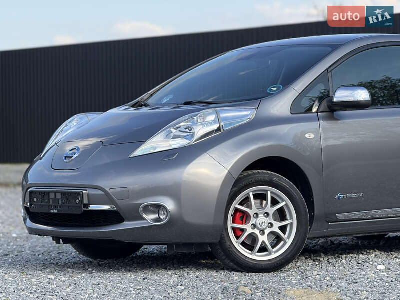 Хэтчбек Nissan Leaf 2014 в 