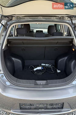 Хэтчбек Nissan Leaf 2014 в 