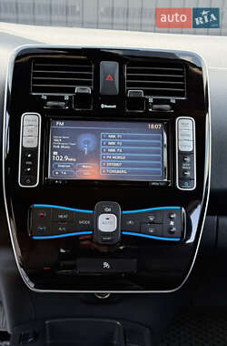 Хэтчбек Nissan Leaf 2014 в 