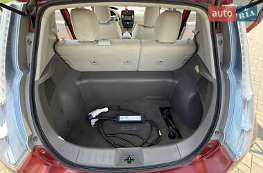 Хетчбек Nissan Leaf 2011 в 
