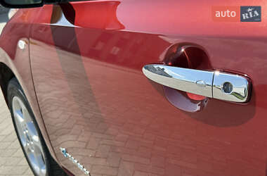 Хетчбек Nissan Leaf 2011 в 
