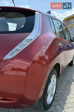 Хетчбек Nissan Leaf 2011 в 