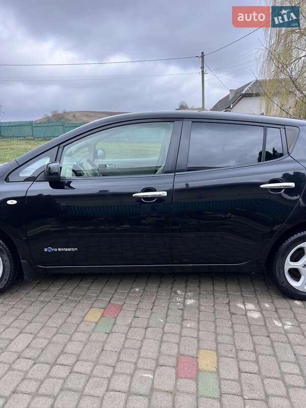 Хэтчбек Nissan Leaf 2012 в Ивано-Франковске