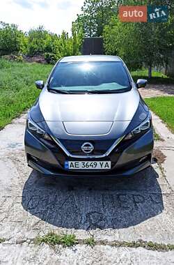 Хэтчбек Nissan Leaf 2019 в 