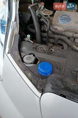 Хэтчбек Nissan Leaf 2012 в 