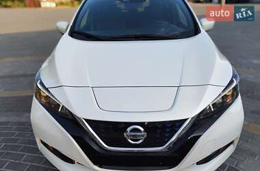Хэтчбек Nissan Leaf 2021 в Киеве