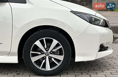 Хетчбек Nissan Leaf 2020 в 