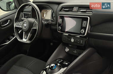 Хетчбек Nissan Leaf 2020 в 