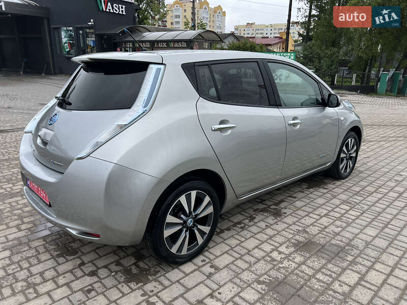 Хэтчбек Nissan Leaf 2013 в Каменец-Подольском