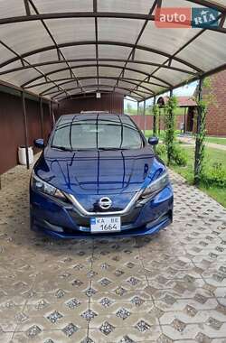 Хэтчбек Nissan Leaf 2018 в Киеве