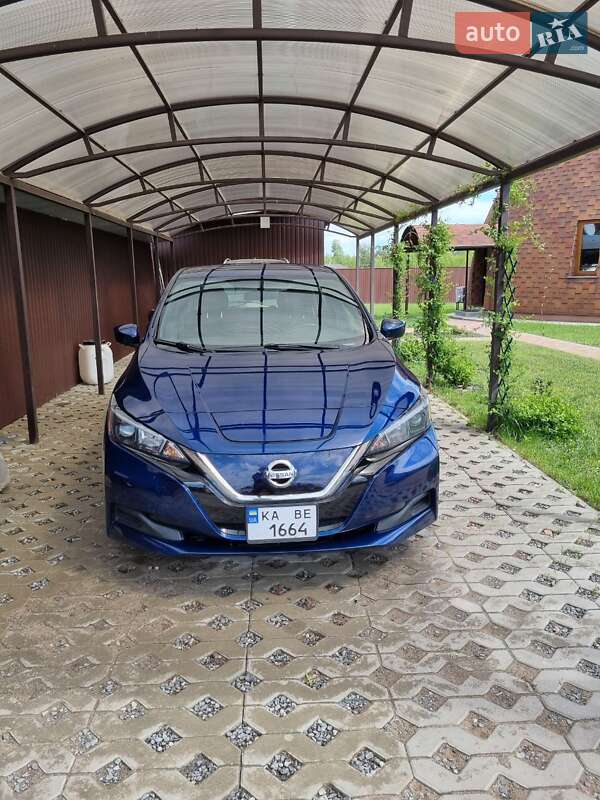 Хетчбек Nissan Leaf 2018 в 