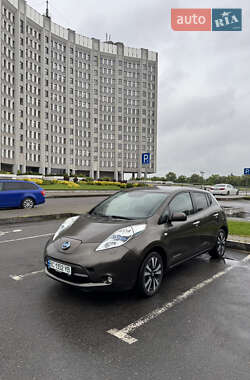 Хэтчбек Nissan Leaf 2016 в Львове