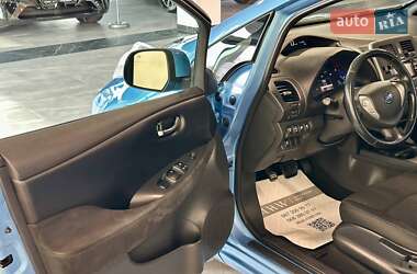 Хетчбек Nissan Leaf 2013 в 