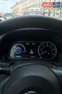 Хэтчбек Nissan Leaf 2022 в 