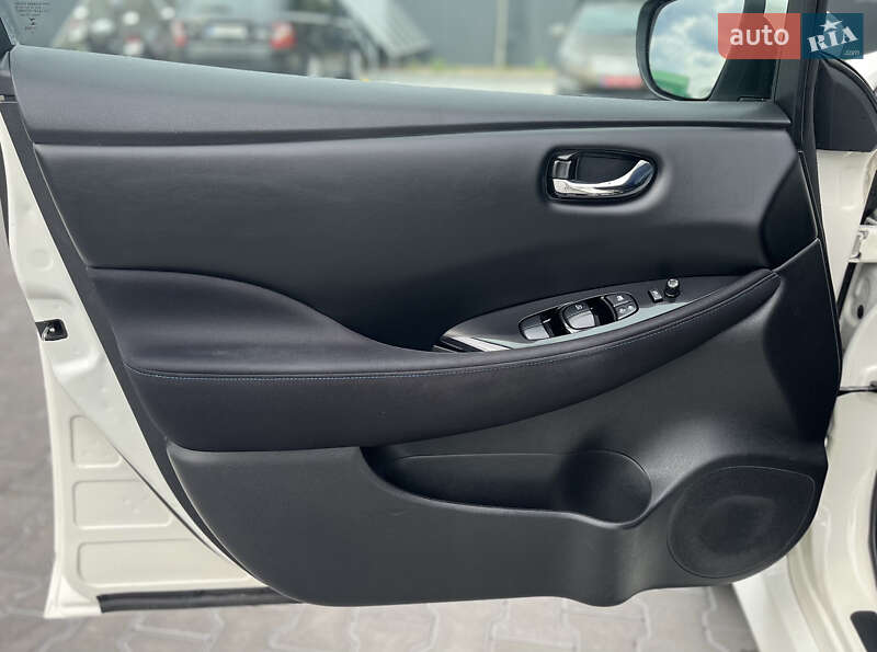 Хэтчбек Nissan Leaf 2020 в Владимире