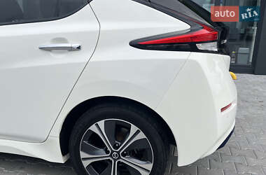 Хетчбек Nissan Leaf 2020 в 