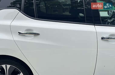 Хетчбек Nissan Leaf 2020 в 