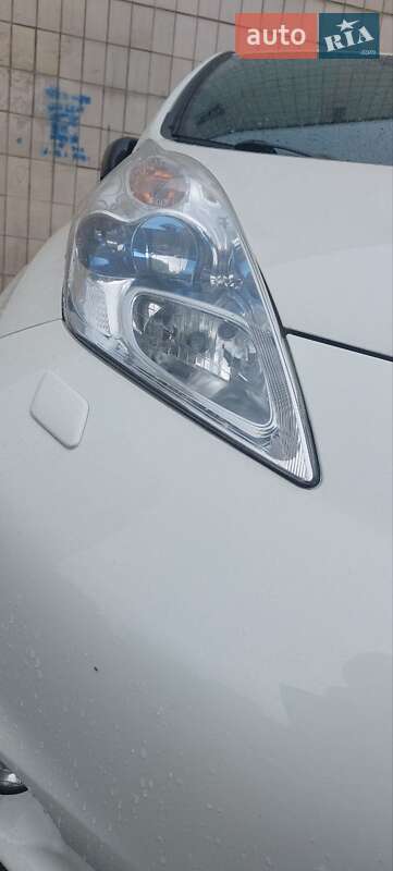 Хэтчбек Nissan Leaf 2017 в Киеве