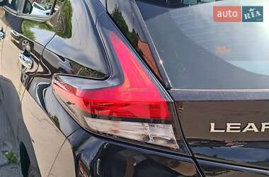 Хэтчбек Nissan Leaf 2019 в 