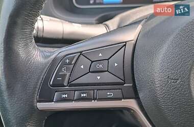 Хэтчбек Nissan Leaf 2019 в 