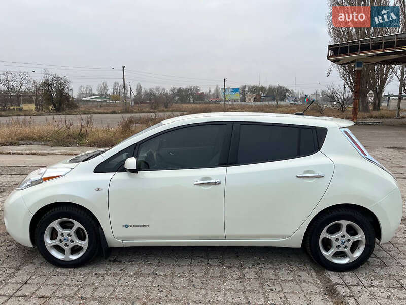 Хэтчбек Nissan Leaf 2012 в Белгороде-Днестровском