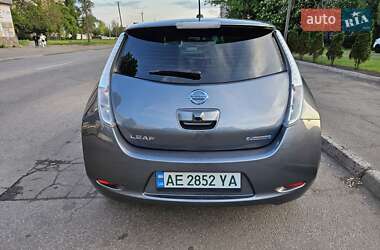 Хэтчбек Nissan Leaf 2016 в 