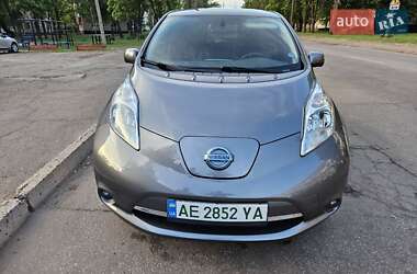 Хэтчбек Nissan Leaf 2016 в 