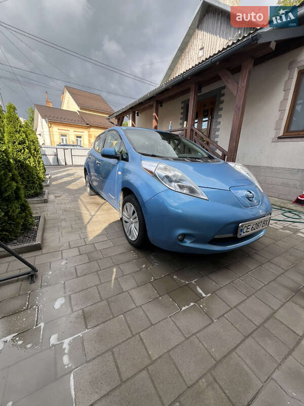 Хэтчбек Nissan Leaf 2012 в Черновцах