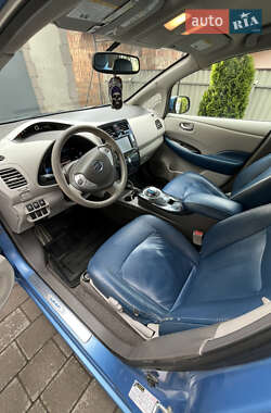 Хэтчбек Nissan Leaf 2012 в 