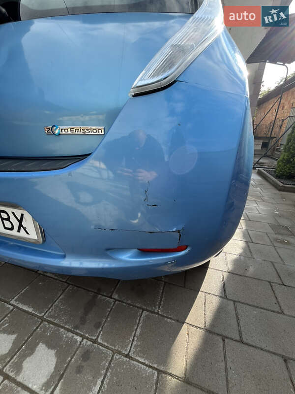 Хэтчбек Nissan Leaf 2012 в Черновцах