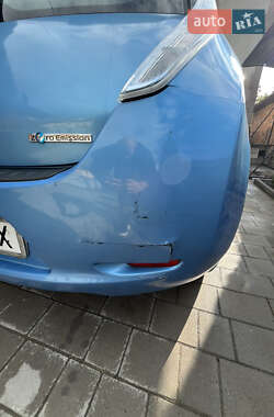 Хэтчбек Nissan Leaf 2012 в 