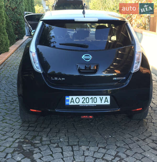 Хэтчбек Nissan Leaf 2012 в Ужгороде