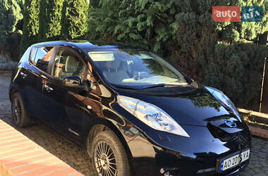 Хэтчбек Nissan Leaf 2012 в 