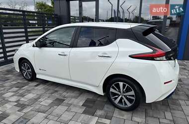 Хетчбек Nissan Leaf 2019 в 