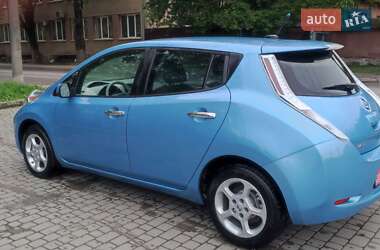 Хэтчбек Nissan Leaf 2013 в 