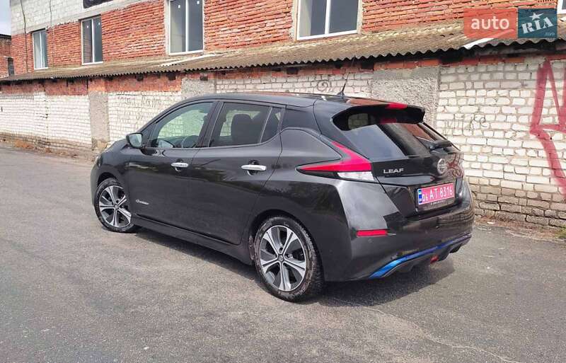 Хэтчбек Nissan Leaf 2018 в Звягеле