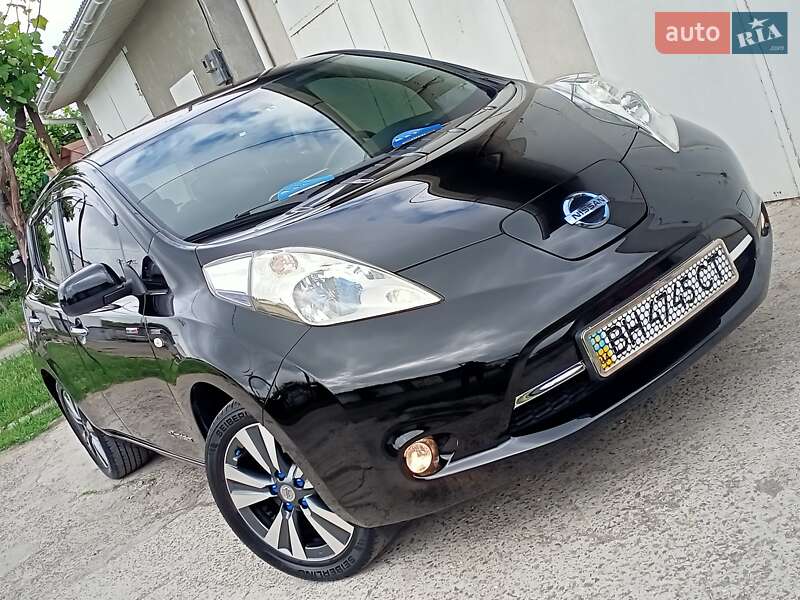 Хэтчбек Nissan Leaf 2016 в Одессе