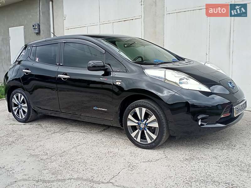 Хэтчбек Nissan Leaf 2016 в Одессе