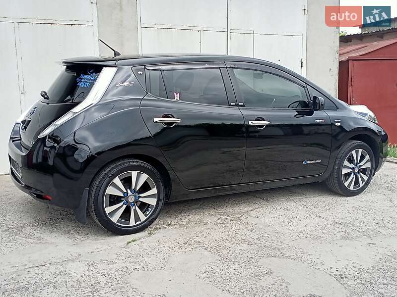 Хэтчбек Nissan Leaf 2016 в Одессе