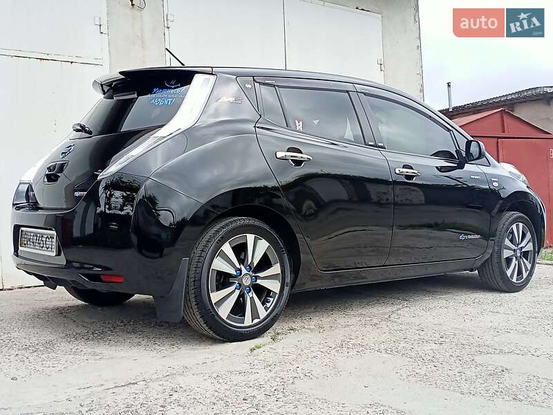 Хэтчбек Nissan Leaf 2016 в Одессе