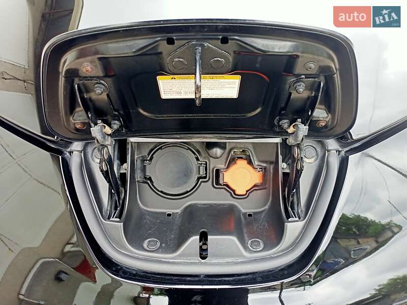 Хэтчбек Nissan Leaf 2016 в Одессе